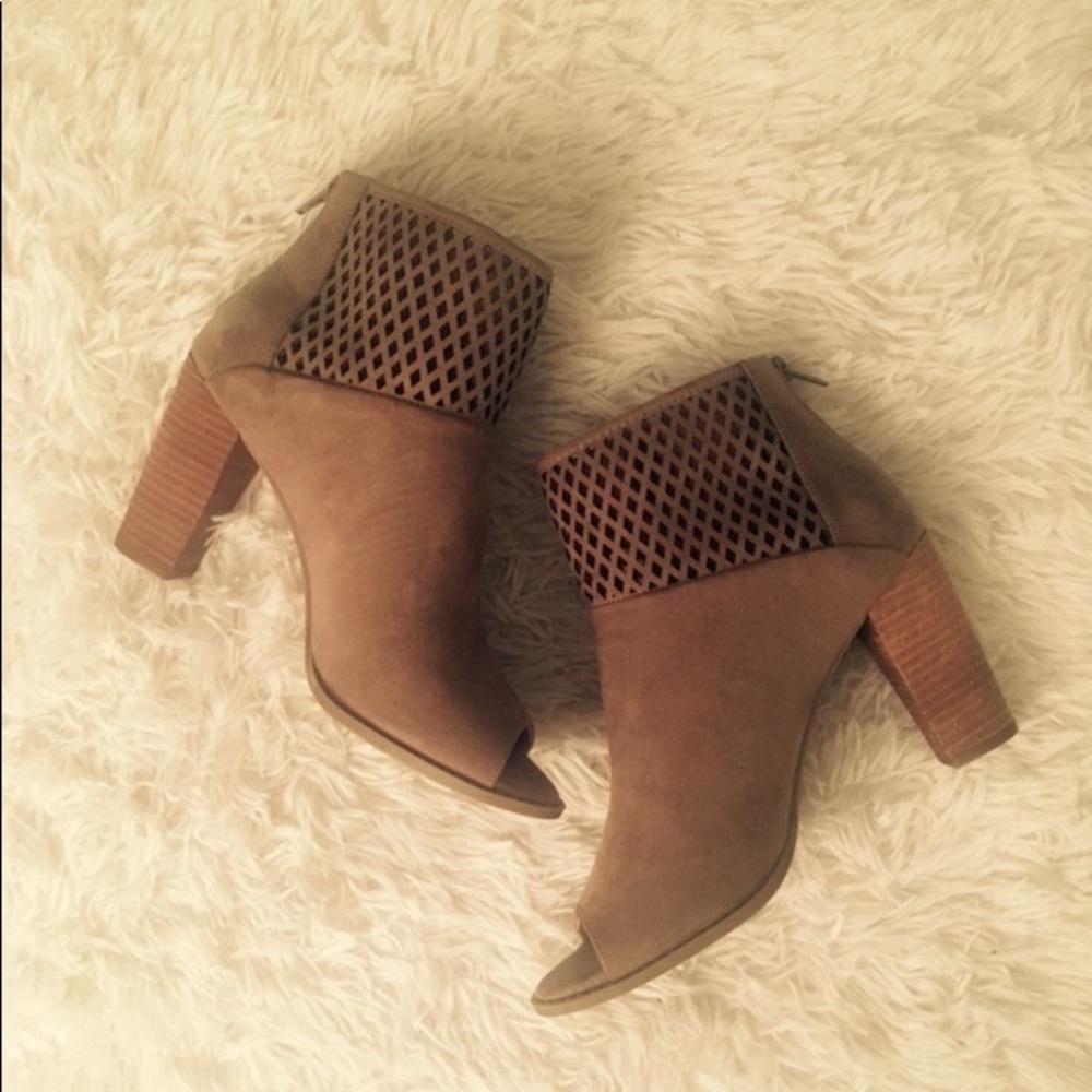 BRAND NEW REPORT BOOTIES
